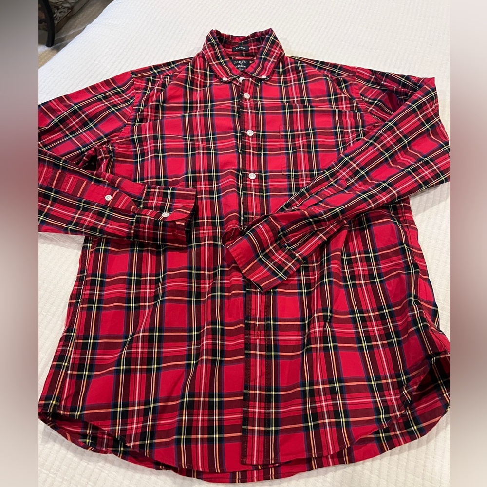 Like New Men’s Size Medium Christmas Plaid J Crew Button Down Shirt 🎄